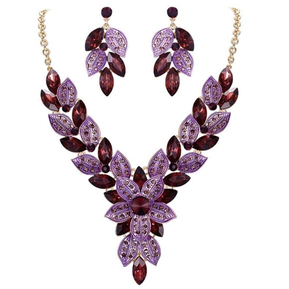 Yellow Gold with Amethyst Crystal Cluster Flower Leaf Necklace and Earrings Set - Picture 1 of 6